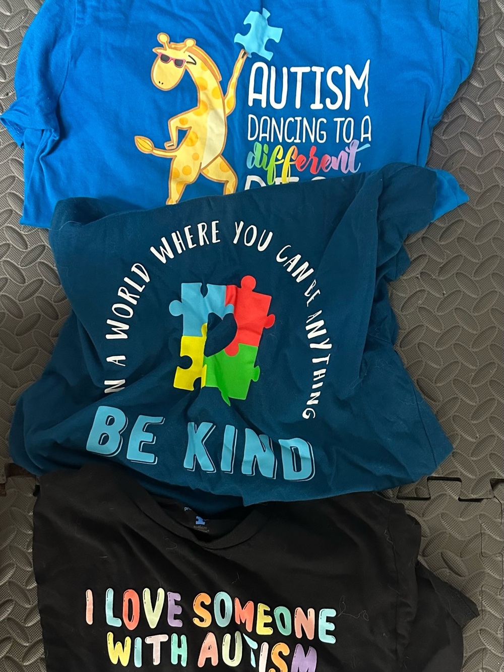 Lot Of 3 Autism Awareness Shirt Size M Medium Giraffe  Heart Puzzle Piece Unisex